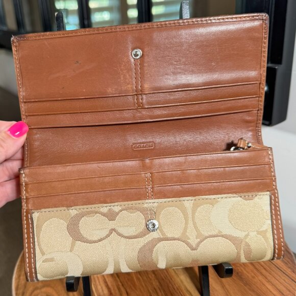 Coach Signature C Tri-Fold Wallet — Tan & Brown Canvas with Leather Trim - Picture 5 of 8